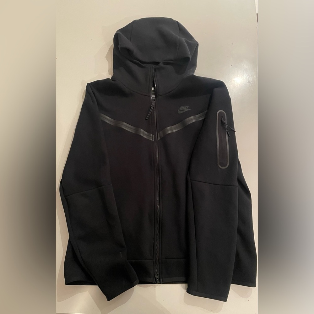 Men’s Black Nike Tech Fleece